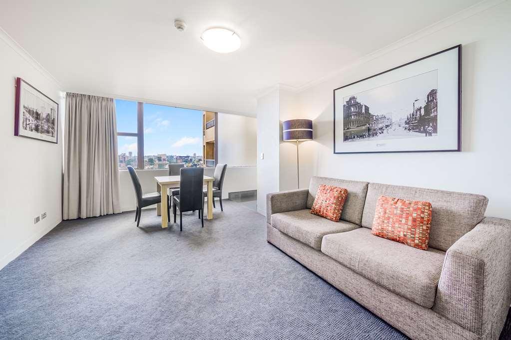 Oaks Sydney Hyde Park Suites Стая снимка